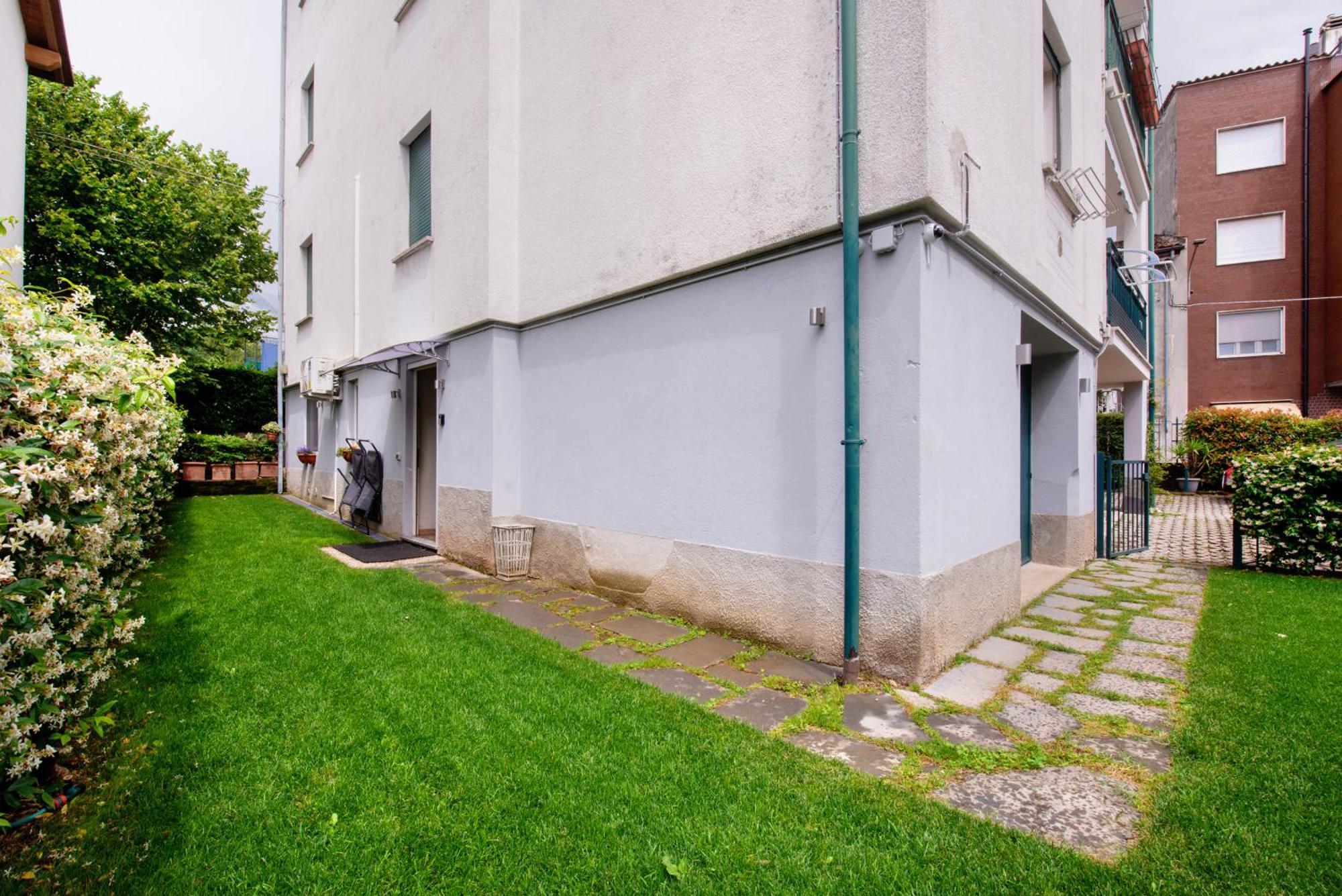 Aloha Lake Apartments Манделло-дель-Ларіо Екстер'єр фото